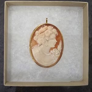 Vintage Shell Cameo Booch Pendant